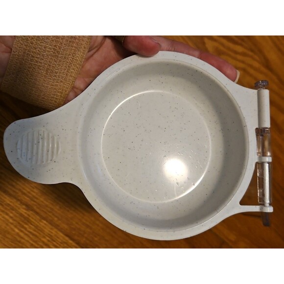 Nordic Ware Microwave Eggs 'N Muffin Breakfast Sandwich Cooker - Picture 5 of 6